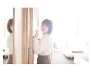 [Photobook] 真奈 グラビア写真集 むにむにする？(wunder publishing house)