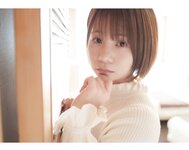 [Photobook] 真奈 グラビア写真集 むにむにする？(wunder publishing house)