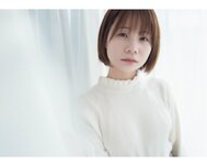 [Photobook] 真奈 グラビア写真集 むにむにする？(wunder publishing house)