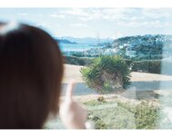 [Photobook] 真奈 グラビア写真集 むにむにする？(wunder publishing house)
