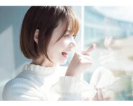 [Photobook] 真奈 グラビア写真集 むにむにする？(wunder publishing house)