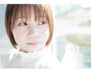 [Photobook] 真奈 グラビア写真集 むにむにする？(wunder publishing house)