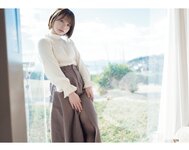 [Photobook] 真奈 グラビア写真集 むにむにする？(wunder publishing house)