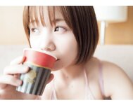 [Photobook] 真奈 グラビア写真集 むにむにする？(wunder publishing house)