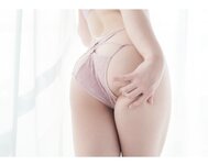 [Photobook] 真奈 グラビア写真集 むにむにする？(wunder publishing house)