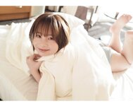 [Photobook] 真奈 グラビア写真集 むにむにする？(wunder publishing house)