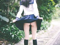 [吸血鬼映画] JK公园露出 [52P1V- 305MB]