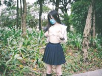[吸血鬼映画] JK公园露出 [52P1V- 305MB]