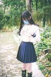 [吸血鬼映画] JK公园露出 [52P1V- 305MB]