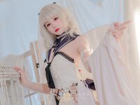 [Cosplay] Yaokoututu 咬一口兔娘ovo - Young lady dressing up 梳妆的大小姐