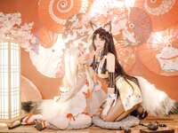 [Cosplay] Miko 酱 & Lily - Walnut 胡桃