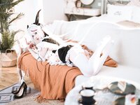 [Cosplay] rioko凉凉子 - 港区的龙女仆 [30P-352MB]