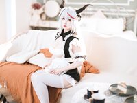 [Cosplay] rioko凉凉子 - 港区的龙女仆 [30P-352MB]