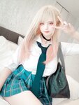 [Fantia] 2022年2月 Uriうり[81P2V-372MB]