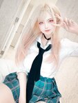 [Fantia] 2022年2月 Uriうり[81P2V-372MB]