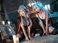 [Cosplay] Chun Momo 蠢沫沫 & Yixiao 一笑芳香沁 - Vampire Twins 双人吸血鬼