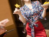 Hot 鱼子酱蜜甜果写真