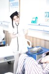 Hot 豆瓣酱护士双人写真
