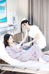 Hot 豆瓣酱护士双人写真