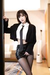 Hot 林星阑 黑丝皮裙
