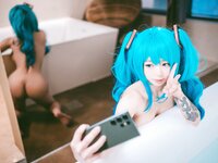 Maruemon (마루에몽) - Plug Me In Miku