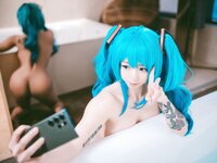 Maruemon (마루에몽) - Plug Me In Miku