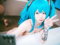 Maruemon (마루에몽) - Plug Me In Miku