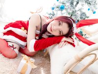 [JVID] 卡洛琳(Caroline) 暗戀中的超正學妹今年的交換禮物很不一樣....???????? 隱藏版 超狂尺度????????釋出絕對爆表 今天的禮物很不一樣 【四點全露】 [110P-95MB]