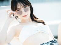 [Photobook] あまつまりな 完全限定写真集 The Queen (Wunder Publishing House)