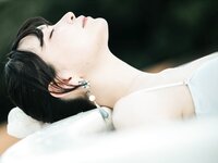 [Photobook] あまつまりな 完全限定写真集 The Queen (Wunder Publishing House)