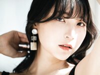 [Photobook] あまつまりな 完全限定写真集 The Queen (Wunder Publishing House)