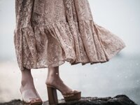 [Photobook] あまつまりな 完全限定写真集 The Queen (Wunder Publishing House)