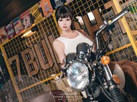 [Cosplay] 咬人小小兔 1月作品『机车修理工』 Shake it