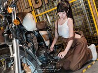 [Cosplay] 咬人小小兔 1月作品『机车修理工』 Shake it