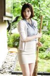 [Photobook] 狙われた人妻「借金で義父を頼った美人巨乳妻」若宮はずき 写真集 (ラビリンス)