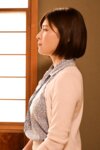 [Photobook] 狙われた人妻「借金で義父を頼った美人巨乳妻」若宮はずき 写真集 (ラビリンス)