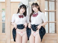 [Photobook] スカートを約100回めくれる本 vol.27 水那しおね 芽衣 (Wunder Psublishing House)