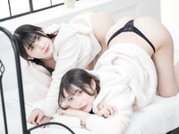 [Photobook] スカートを約100回めくれる本 vol.27 水那しおね 芽衣 (Wunder Psublishing House)