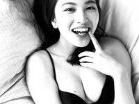 [Photobook] 北村優衣 剥き出しのヒロイン 週刊ポストデジタル写真集[55pics]