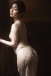 [Photobook] 新藤まなみ 濡れて火照る裸身