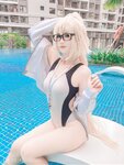 [Cosplay] Pyon Jeanne d Arc Swiming