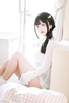 [Cosplay] 日奈娇 牛仔裤人妻
