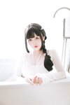 [Cosplay] 日奈娇 牛仔裤人妻