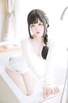 [Cosplay] 日奈娇 牛仔裤人妻