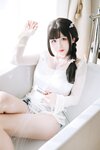 [Cosplay] 日奈娇 牛仔裤人妻
