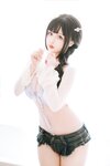 [Cosplay] 日奈娇 牛仔裤人妻