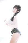 [Cosplay] 日奈娇 牛仔裤人妻