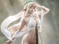 [Cosplay] Yixiao 一笑芳香沁 - Black Beast White Elf 黑兽白精灵