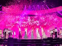 Platinum Flash Vol.23 (2023) 乃木坂46 遠藤さくら 佐藤楓 佐藤璃果 櫻坂46 小島凪紗 愛来 NGT48 小越春花 AKB48 大盛真歩 桐原美月 山田せいあ