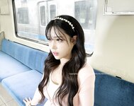 [UHHUNG MAGAZINE] Hani (하니) - The Girlfriend on The Subway